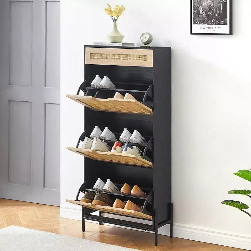 Scarpiera in Rattan con 3 Cassetti a Ribalta, 1 Cassetto Superiore e 4 Ripiani Regolabili – Organizzatore Autoportante da Ingresso con Gambe in Metallo