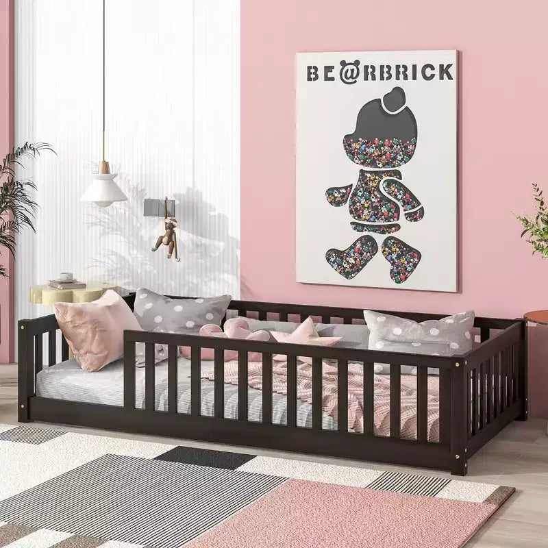 Letto a pavimento per bambini una piazza e mezza con sponde di sicurezza e recinzione