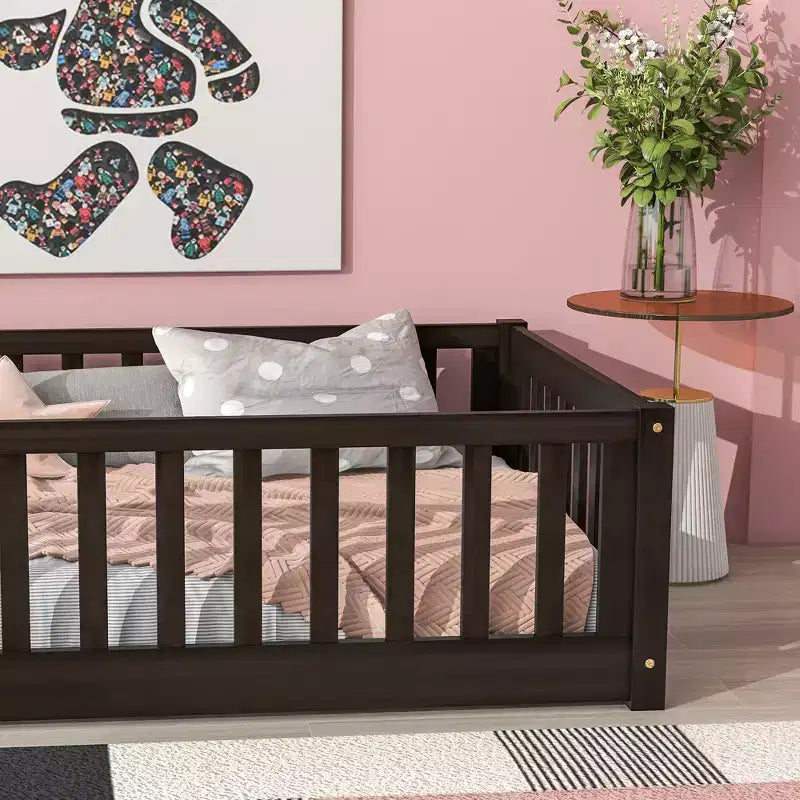 Letto a pavimento per bambini una piazza e mezza con sponde di sicurezza e recinzione