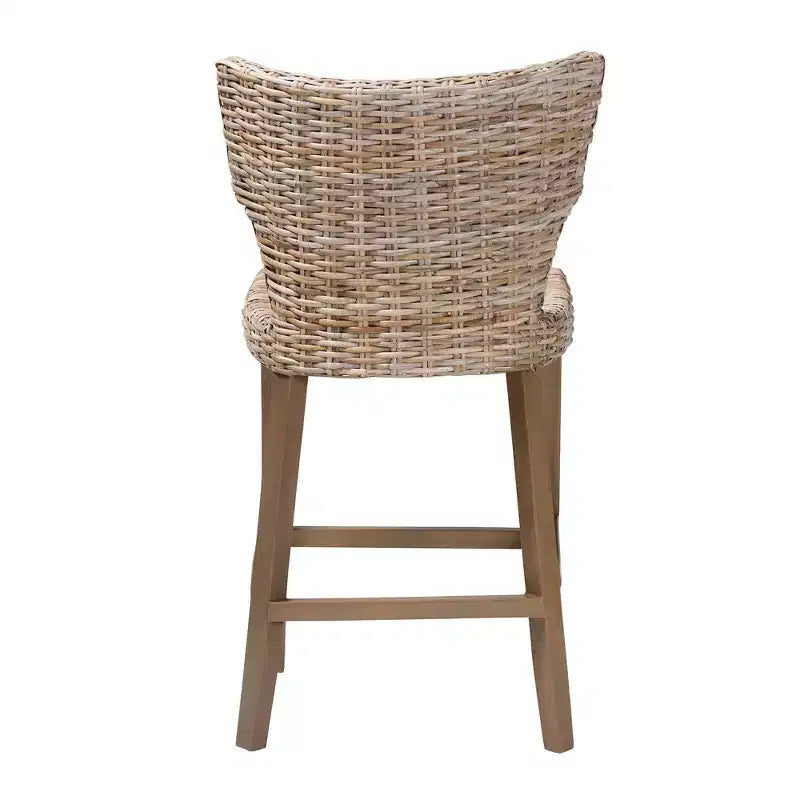 Sgabello da bar ad altezza bancone Enver in rattan e legno di mogano – Grigio Kubu / Tortora rustico