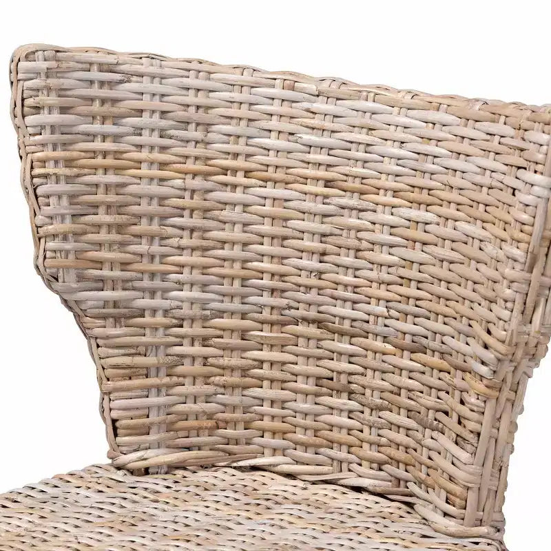 Sgabello da bar ad altezza bancone Enver in rattan e legno di mogano – Grigio Kubu / Tortora rustico