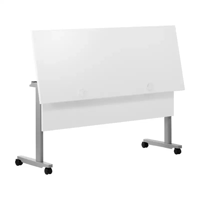 Tavolo da formazione con piano ribaltabile resistente, design impilabile, pannello per la privacy, gambe a T e telaio in metallo