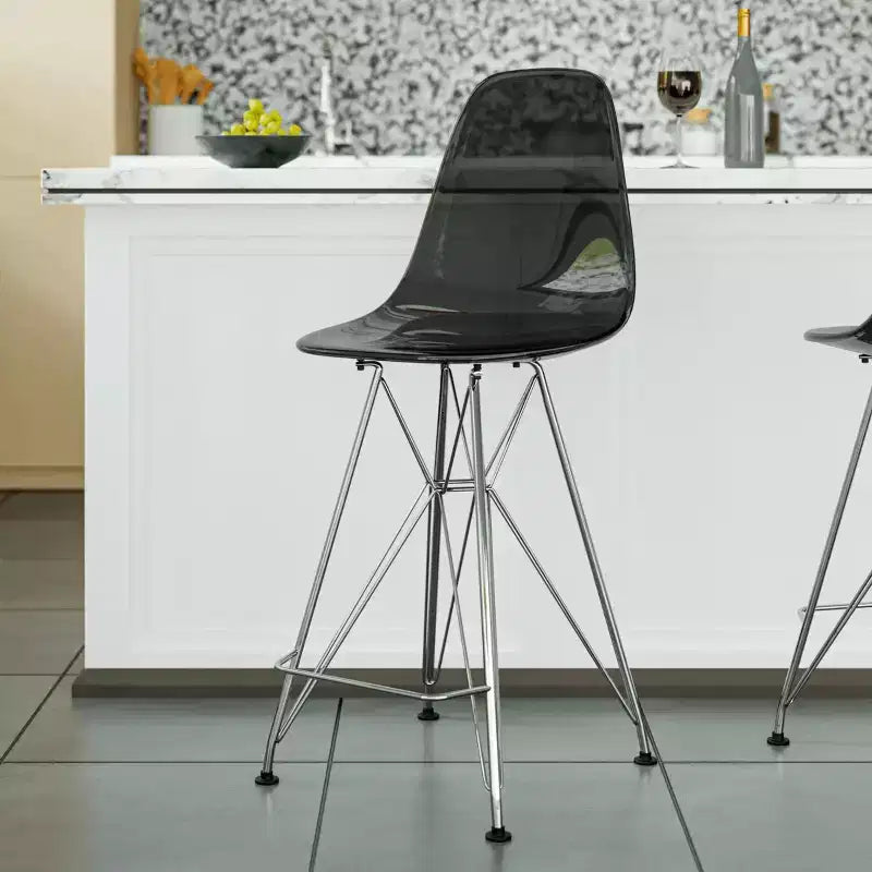 Sgabello da bar Mid-Century Modern con base cromata e sedile in acrilico, altezza bancone